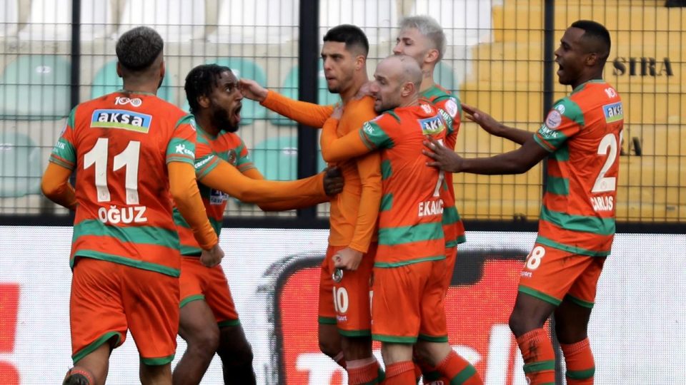 Alanyaspor Beşiktaş maçını çıkış olarak görüyor
